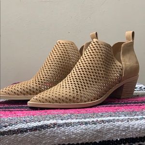 Dolce vita tan booties